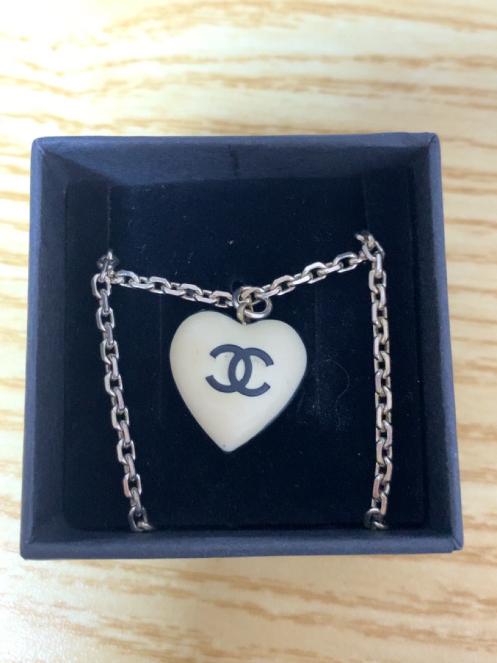 CHANEL authentic vintage Heart Necklace 06p - Jennie necklace